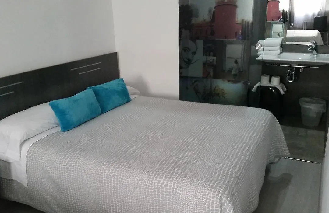 Bed&Breakfast 10 Girona-1